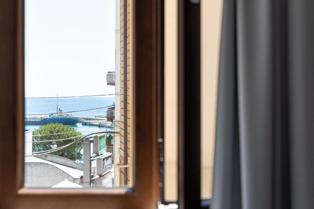Torre Mola Suite Formia Exterior foto