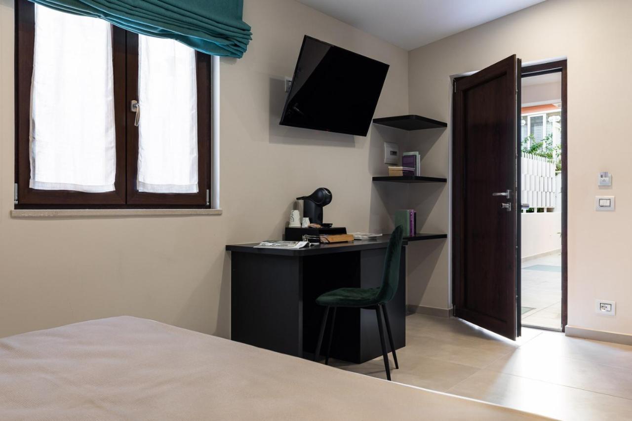Torre Mola Suite Formia Exterior foto